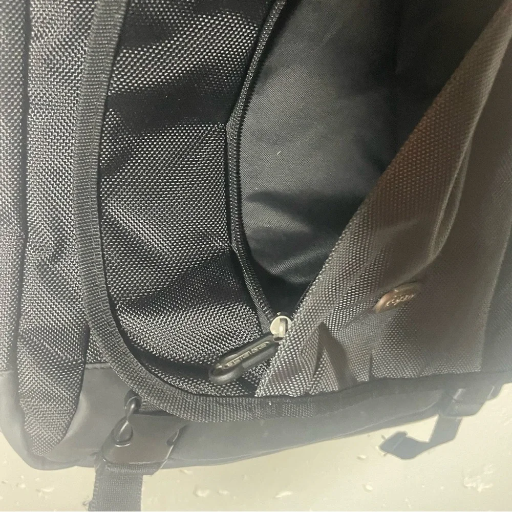 Solaire laptop backpack